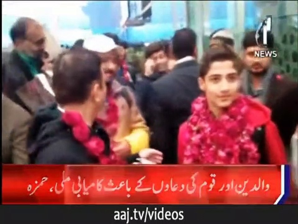 برٹش اوپن جونئیر اسکواش ٹائٹل جیتنے والے محمد حمزہ کا وطن واپسی پر شاندار استقبال