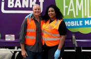 Lizzo volunteers at Australian foodbank