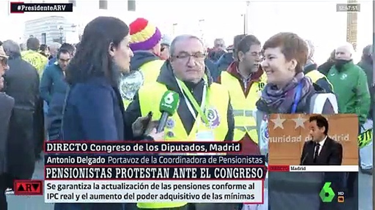 El pensionista que se abalanza sobre otro en pl...