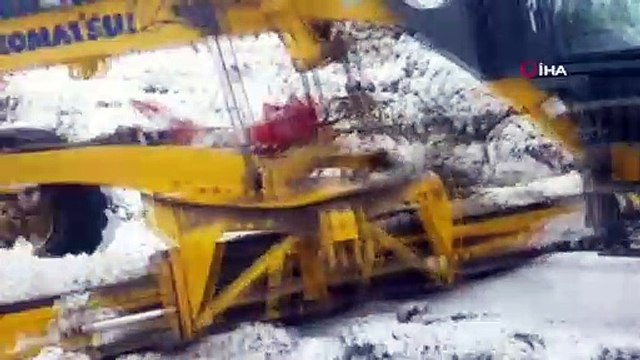 Arama kurtarma ekipleri çığ altında kalan işçi için çalışma başlattı