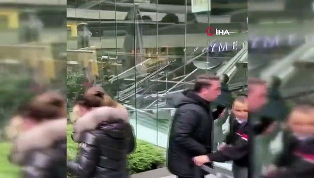 İstanbul Zincirlikuyu'da bir kafenin çatısı çöktü. Olay yerine itfaiye ve ambulans ekipleri sevk edildi. İtfaiye ekiplerinin çalışması devam ediyor.