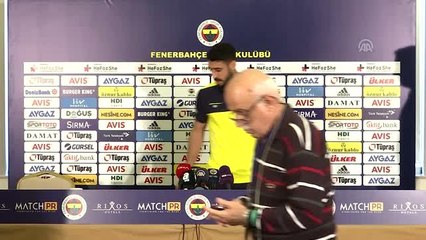 Video herunterladen: Fenerbahçeli futbolcu Tolga Ciğerci, boş sözleşmeye imza atmaya hazır