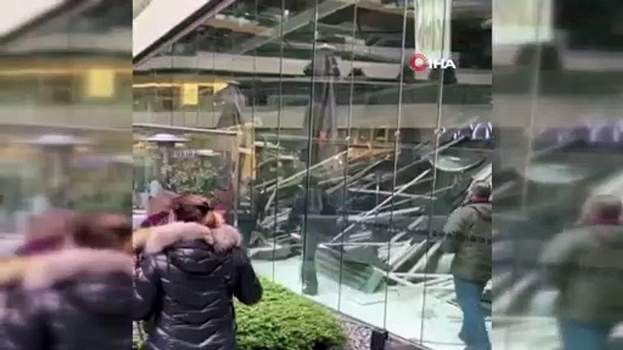 İstanbul Zincirlikuyu'da bir kafenin çatısı çöktü. Olay yerine itfaiye ve ambulans ekipleri sevk edildi. İtfaiye ekiplerinin çalışması devam ediyor.