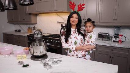 Kylie Jenner- Christmas Cookies With Stormi