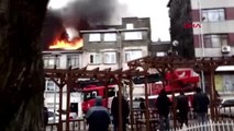 Bayrampaşa'da 3 katlı binanın çatısında yangın