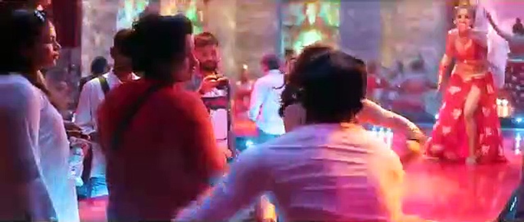Making_of_Chamma_Chamma_-_Fraud_Saiyaan___Elli_Avram_%2C_Arshad_Warsi_%2CNeha_Kakkar_%2CTanisha_.(360p)