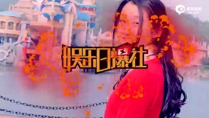 Quan Hiểu Đồng mặc đồng phục đáng yêu nhảy cùng vũ đoàn