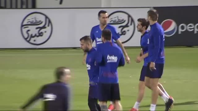 El FC Barcelona entrena en Arabia Saudí