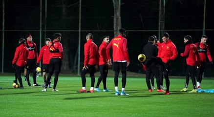 Göztepe'de Antalya kampı başladı