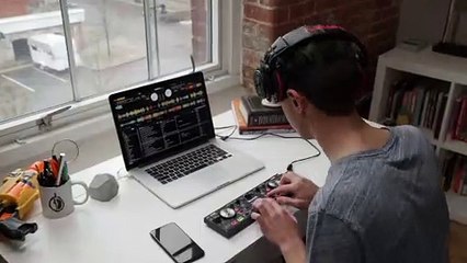 Présentation du Numark DJ2GO2 Touch