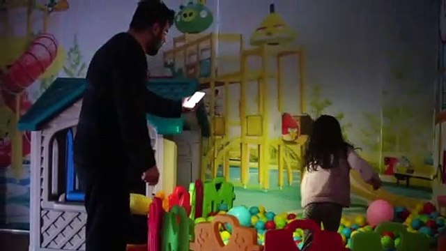 Yusuf ve Nur Evde Elektrik Gitti.Karanlıkta Oyuncak Aradılar Niloyayı Buldular Çocuk Videoları