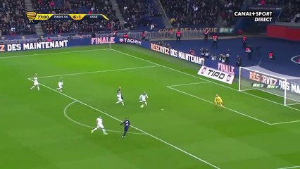 Le coup du foulard de Mbappé qui aurait pu être le but de l'année