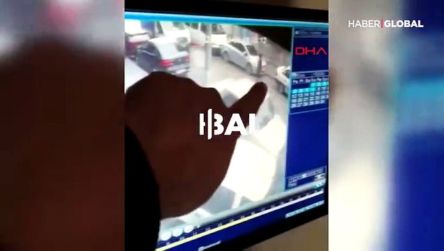 Yolun karşısına geçen kadının üstünden kamyon geçti: Güvenlik kamerası anbean kaydetti