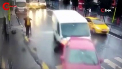 Yer: İstanbul... Ölümden saniyelerle kurtuldu!