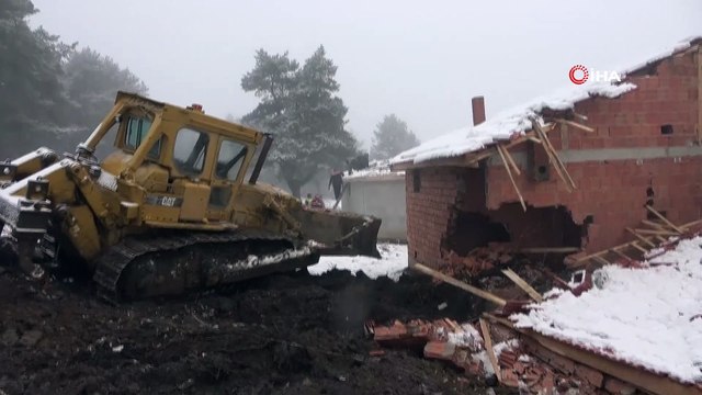 Samsun'da orman arazisindeki 26 kaçak yayla evi yıkıldı