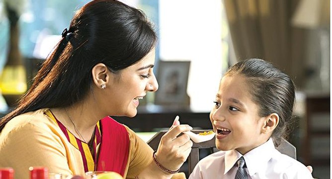 सावधान! बच्चों को गलती से भी न खिलाएं ये चीजें, शरीर बन जाएगा बीमारियों का घर । Boldsky