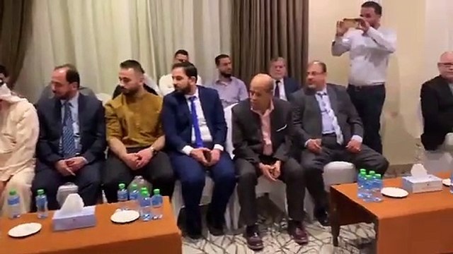 فيديو مؤثر شيخ ينطق الشهادة ويموت بشكل مفاجئ