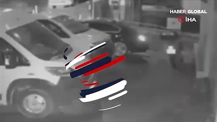 Cadde ortasında insanlara aldırmadan böyle çaldılar