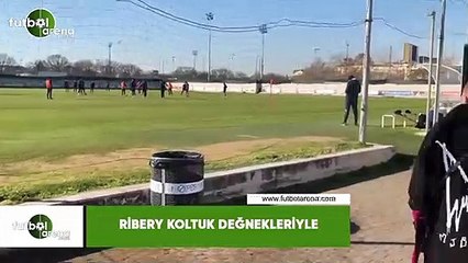 Ribery koltuk değnekleriyle