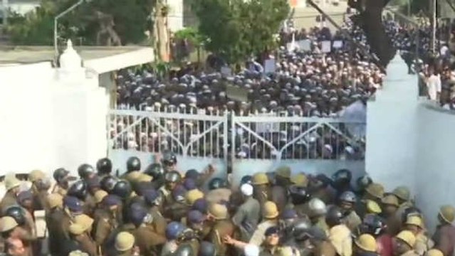 Allahabad HC questions Yogi Govt amid crackdown on CAA-NRC protesters | Oneindia Malayalam