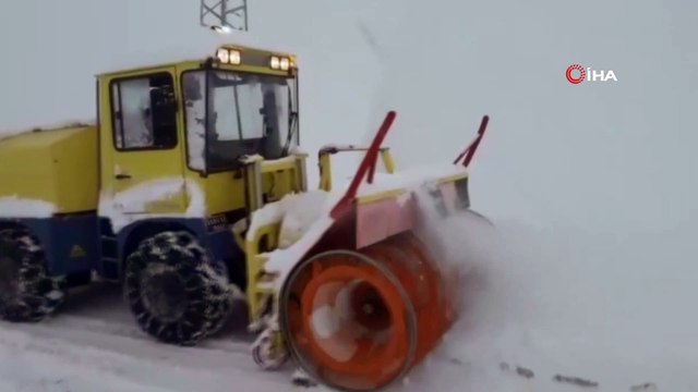 Kardan kapanan köy yolları ulaşıma açıldı