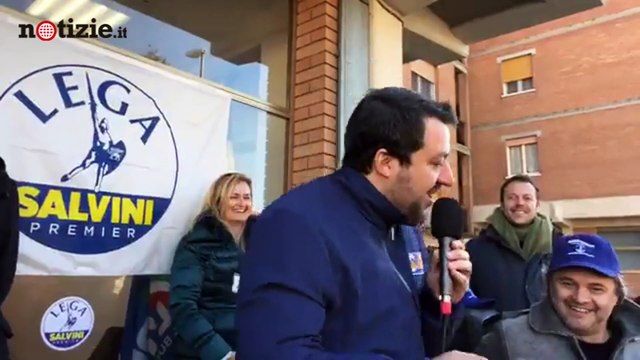 Caso Gregoretti, Salvini in piazza ironizza Ci vediamo in carcere | Notizie.it