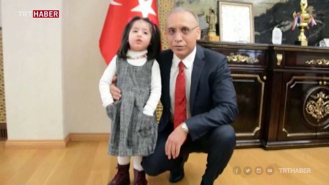 4 yaşındaki Perihan'ın okuduğu İstiklal Marşı duygulandırdı