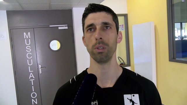 Le coach d'Istres Provence Volley André Sa et Safiatou Zongo avant le derby à Vitrolles