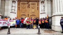 Manif contre la réforme des retraites : les manifestants chalonnais devant la cathédrale