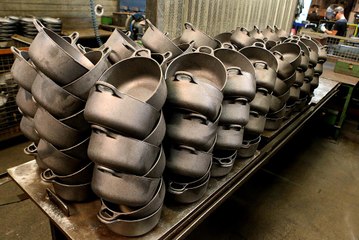 Le Creuset Is Bringing Its Famous Factory Sale to Dallas