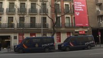 Presencia policial en Ferraz tras la irrupción de Hogar Social en sede de PSOE