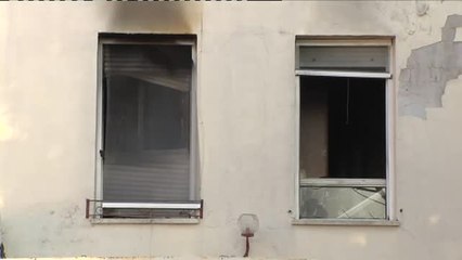 Download Video: Un vecino salva a una mujer encerrada en una casa incendiada por su marido