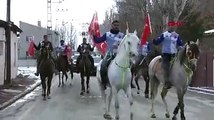 Atı durduramadılar! Şener Şen'i bindiği atın kaçırdığı 'Hababam Sınıfı Tatilde' filmi Erzurum'da gerçek oldu