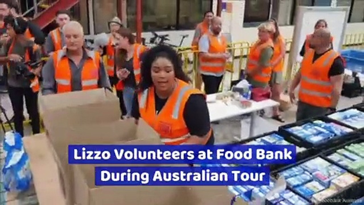 Lizzo Volunteers at Food Bank During Australian Tour