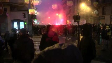 Fransa'da emeklilik reformu protestoları (6)