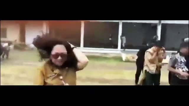 Un hélicoptère percute des voitures à l’atterrissage