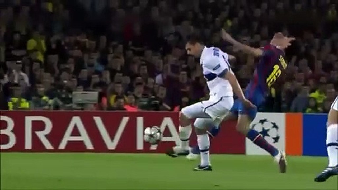 Sergio Busquets - kendini yere atma