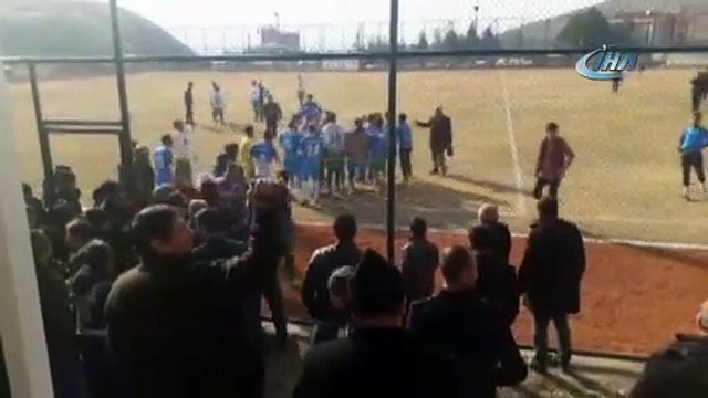 Amatör maçta kavga