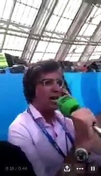 Meksika attı, spiker kendinden geçti