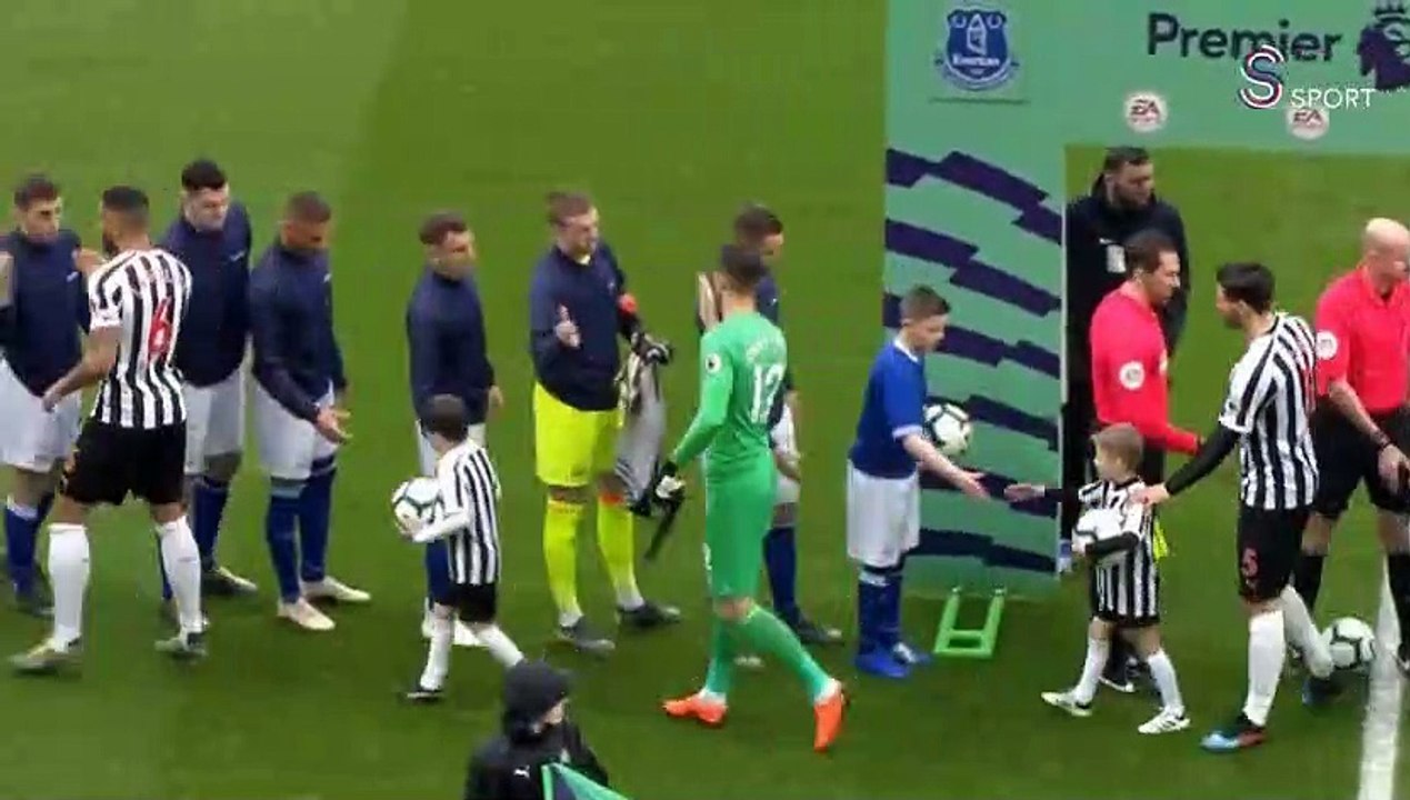 Newcastle United - Everton