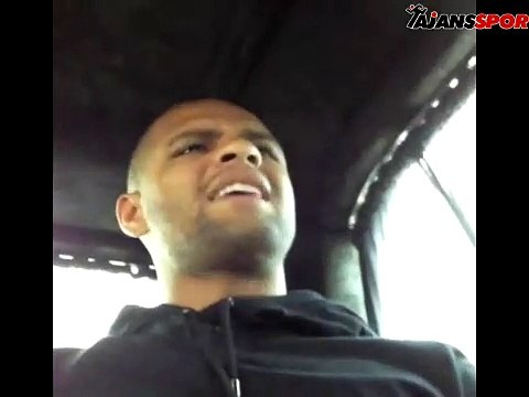 Felipe Melo şarkı söylerse...