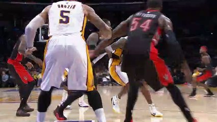 Kobe Bryant: 31 sayı, 12 asist ve 11 ribauntl