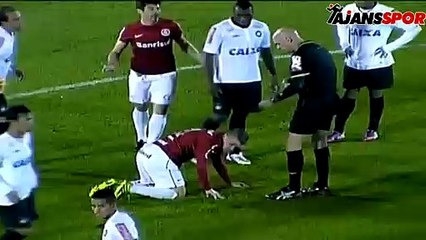 Hakeme çarptı neye uğradığını şaşırdı!