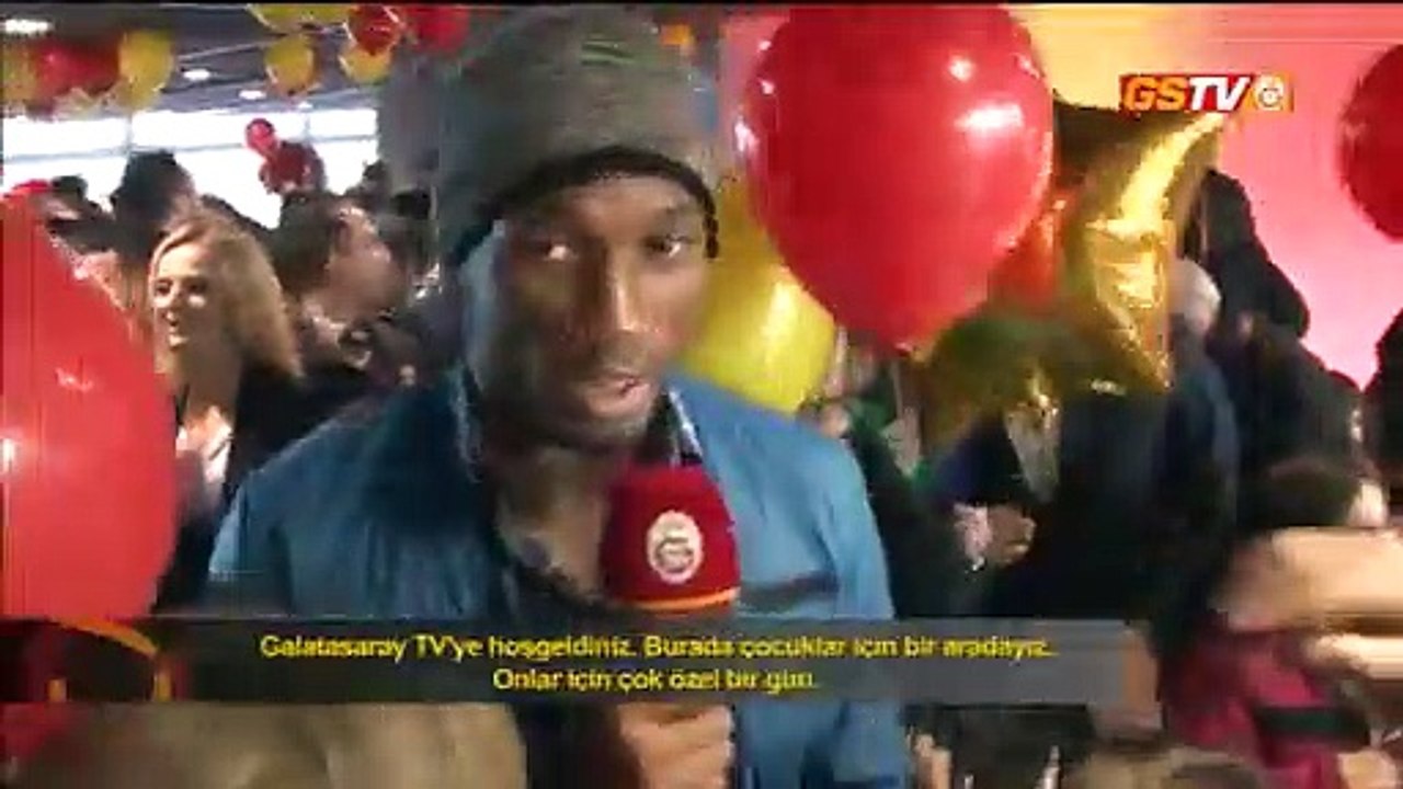 Drogba muhabir oldu çocuklara soru sordu!