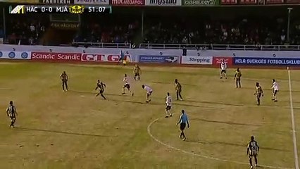 Soğuk kanlı kaleciden şık çalım!