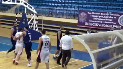 Basketbol maçında gerginlik