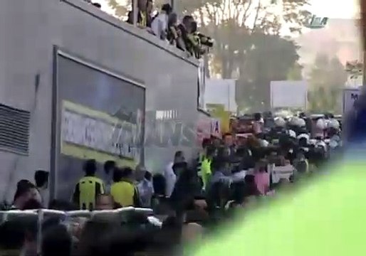 Polisi görünce metrelerce yükseklikten atladı