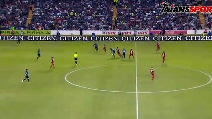 Ronaldinho rakibini pazara gönderdi