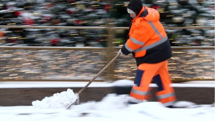 The Packers Offer $12 An Hour To Shovel Snow Prior To Playoffs