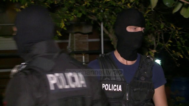 17 policë dhe zyrtarë të arrestuar/ Operacioni i FNSH në Durrës, favorizuan ndërtimet e paligjshme